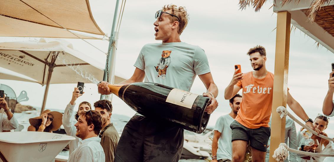 Champagne Shower aver une bouteille de 15 litres